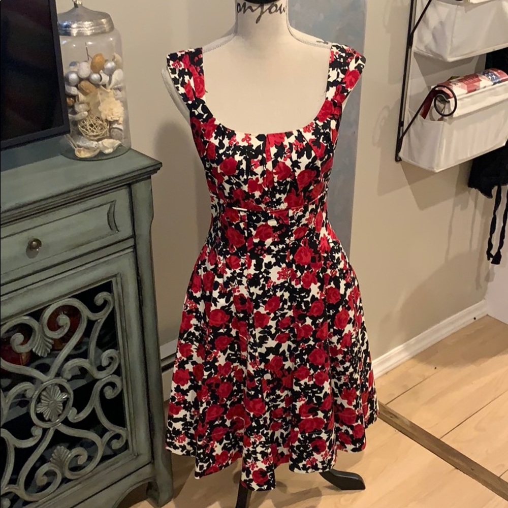 White House Black Market Fit and Flare midi